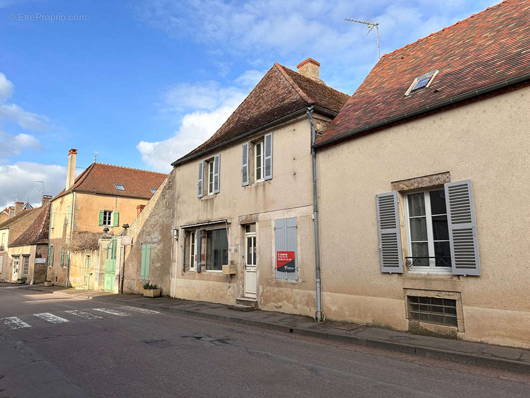 Maison à EPOISSES