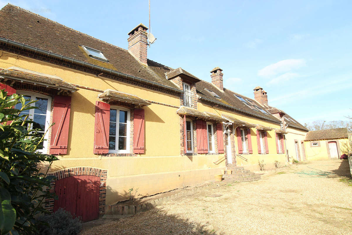 Maison à CHATEAUNEUF-EN-THYMERAIS