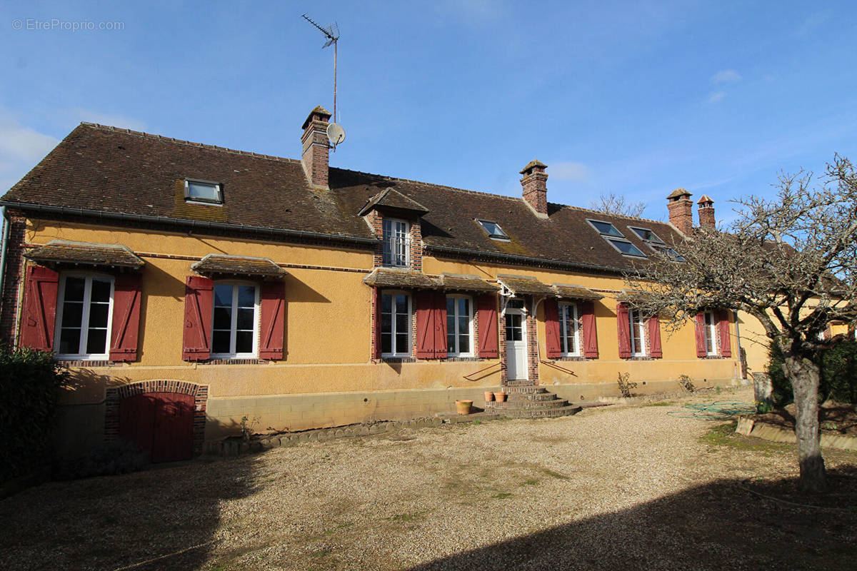 Maison à CHATEAUNEUF-EN-THYMERAIS