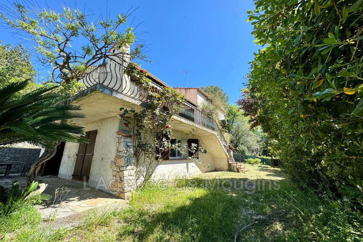 Maison à MOUGINS