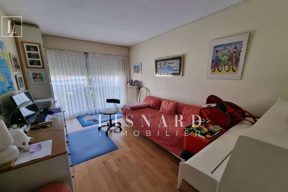 Appartement à VALLAURIS