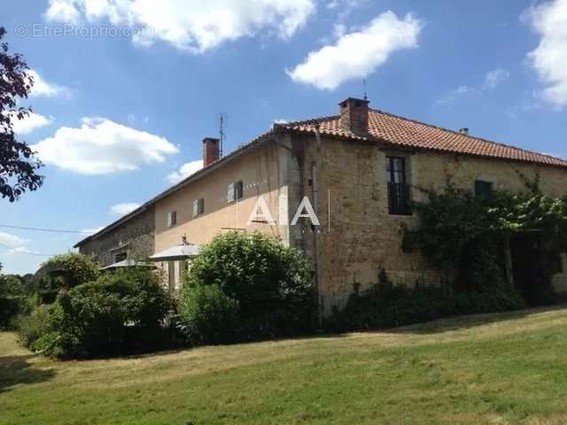 Maison à VIEUX-RUFFEC