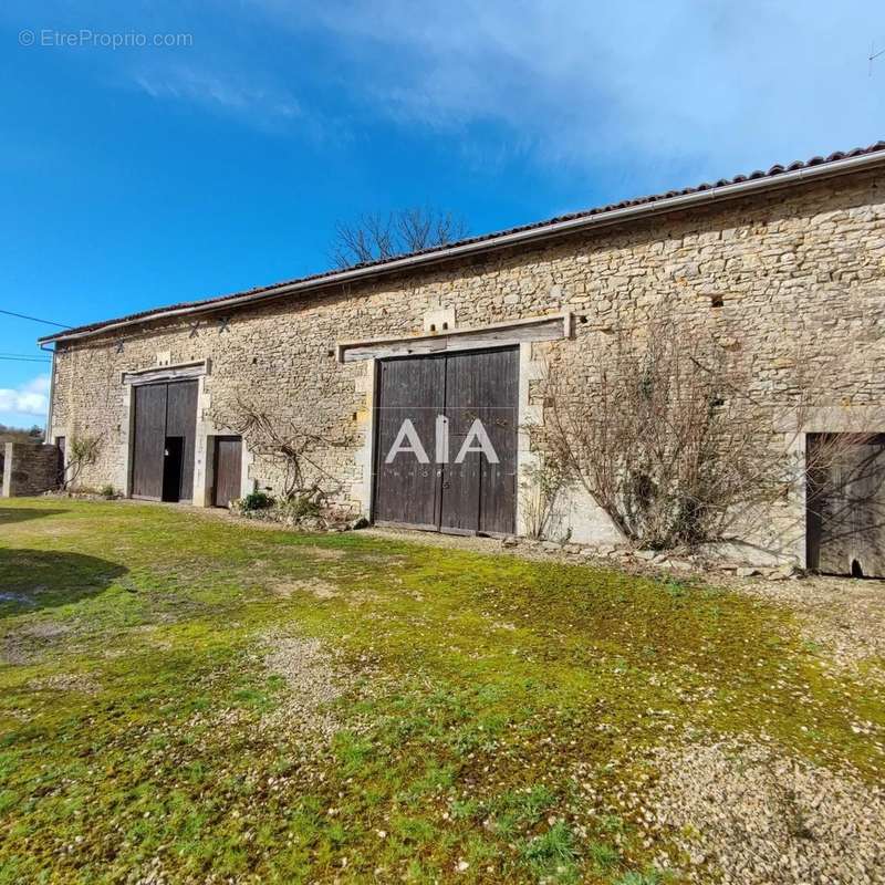 Maison à VIEUX-RUFFEC