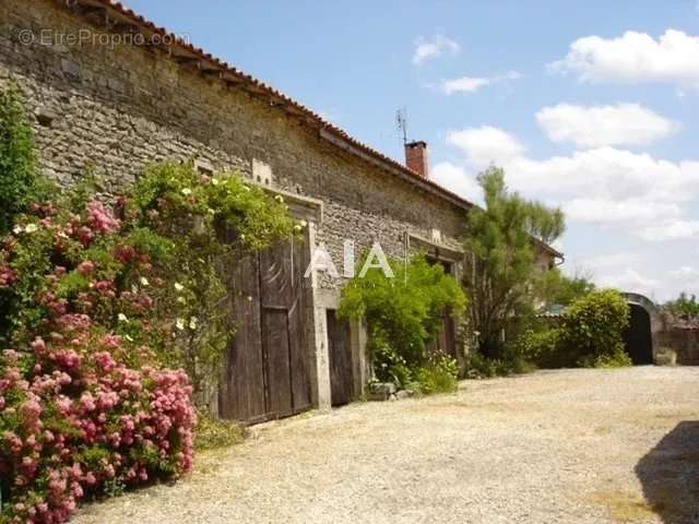 Maison à VIEUX-RUFFEC