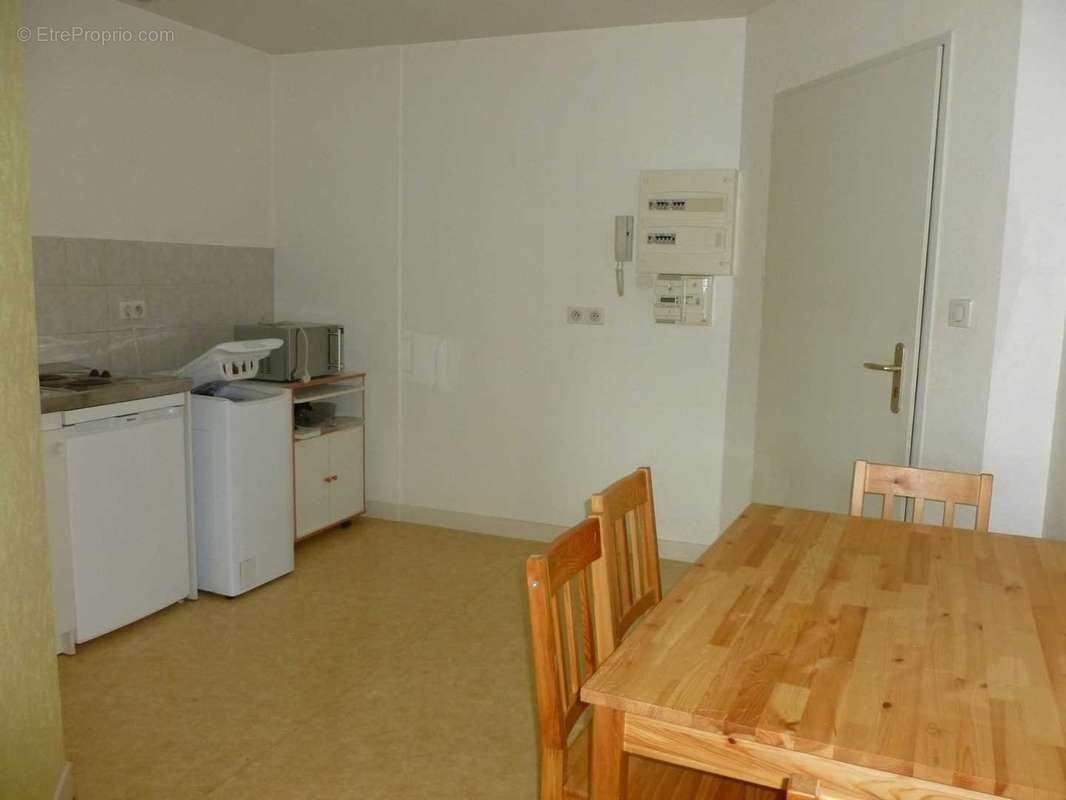 Appartement à AZERAILLES