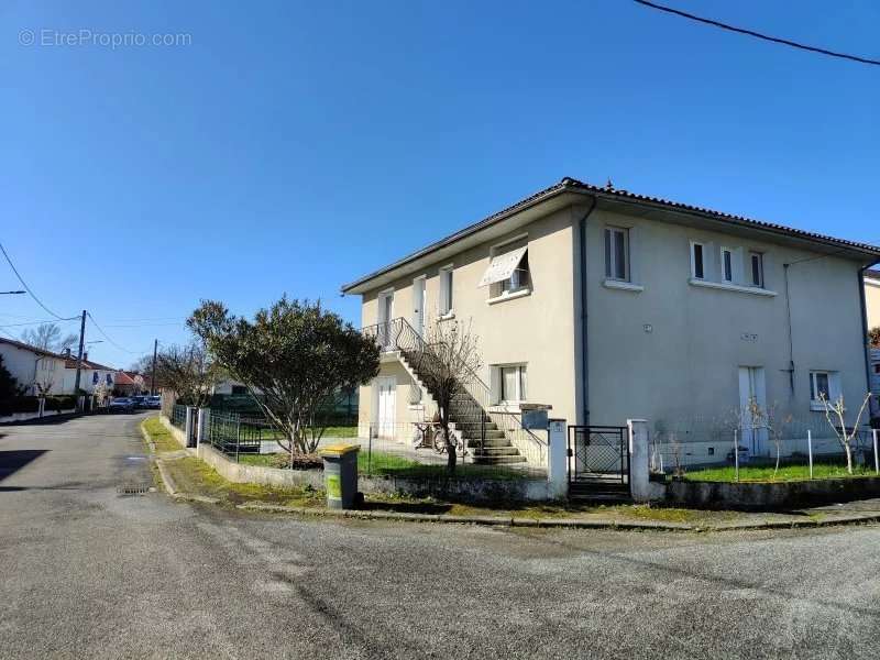 Maison à SEISSAN