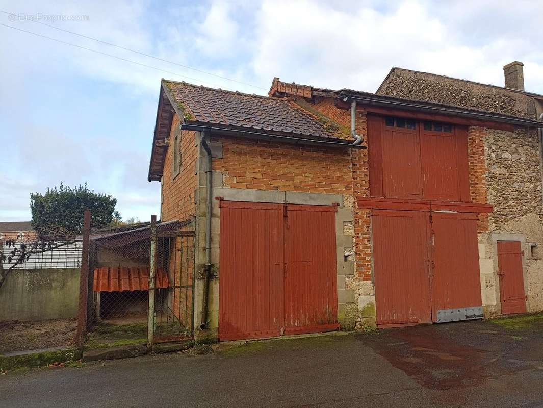 Maison à CHAPELLE-VIVIERS