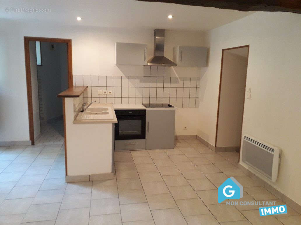 T2 RDC loué 470 /Mois loué 6 mai 2024 - Appartement à CHAGNY