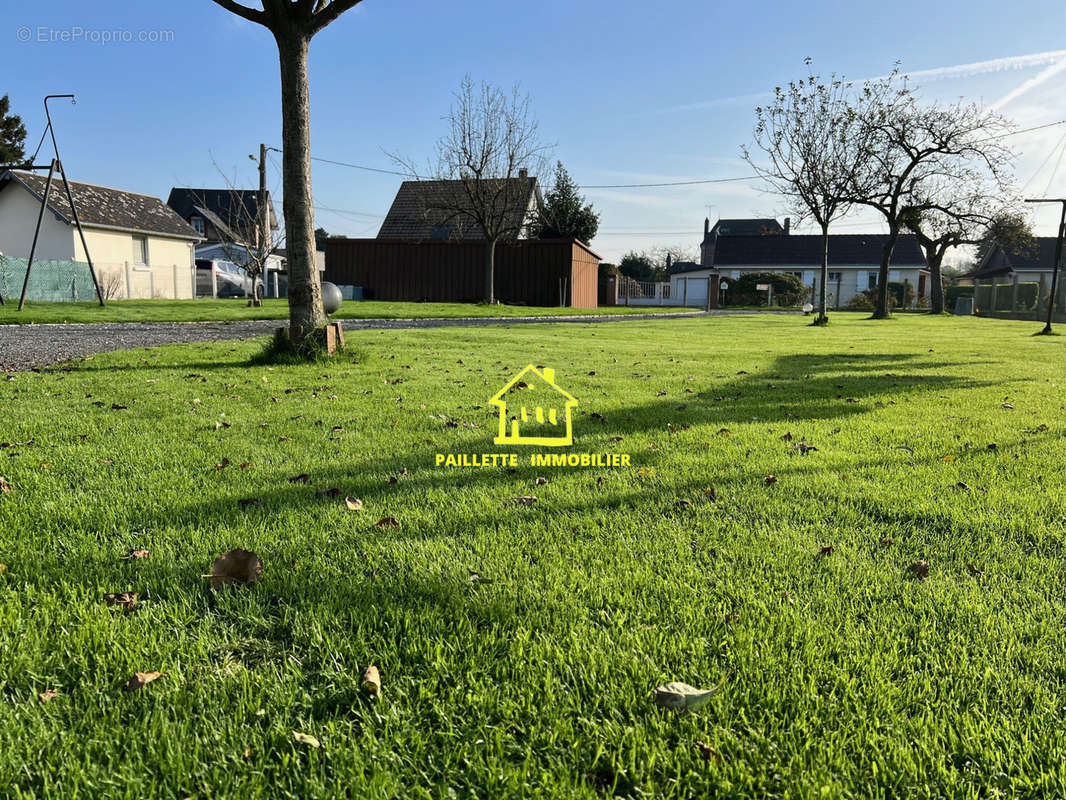 Terrain à SAINT-ROMAIN-DE-COLBOSC