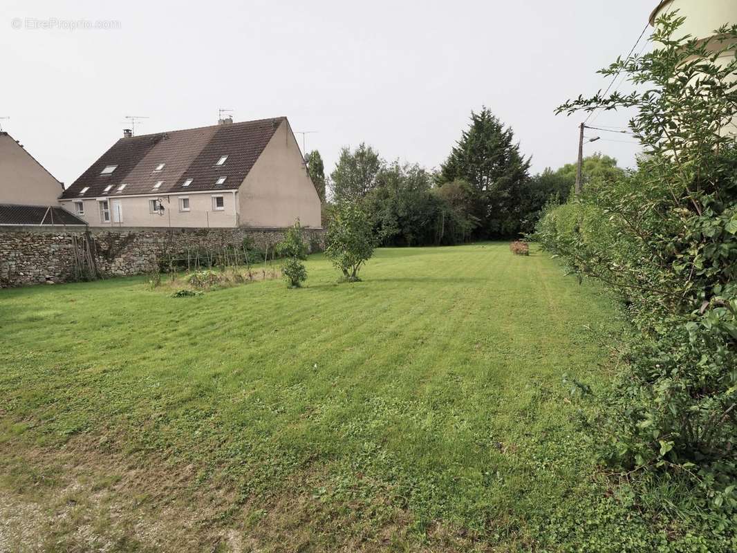 Maison à LE CHATELET-EN-BRIE