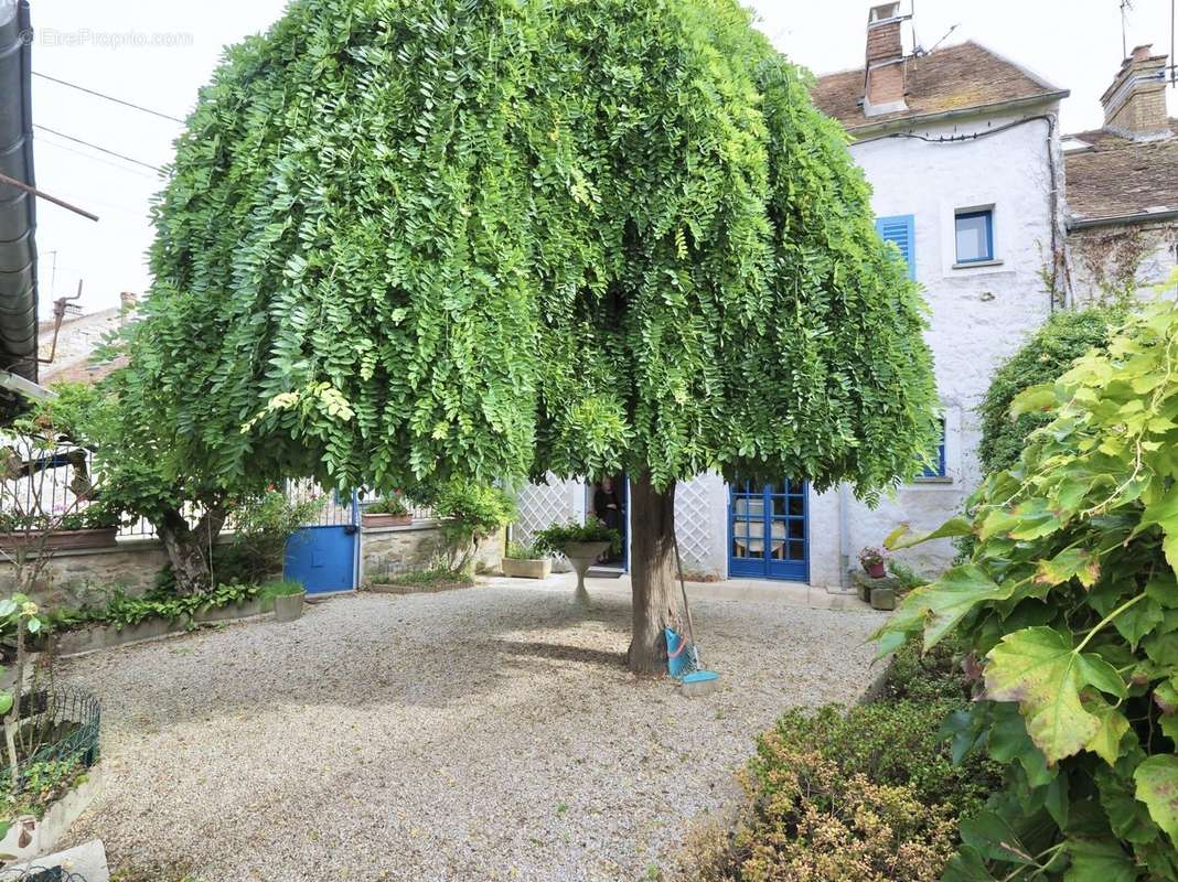 Maison à LE CHATELET-EN-BRIE