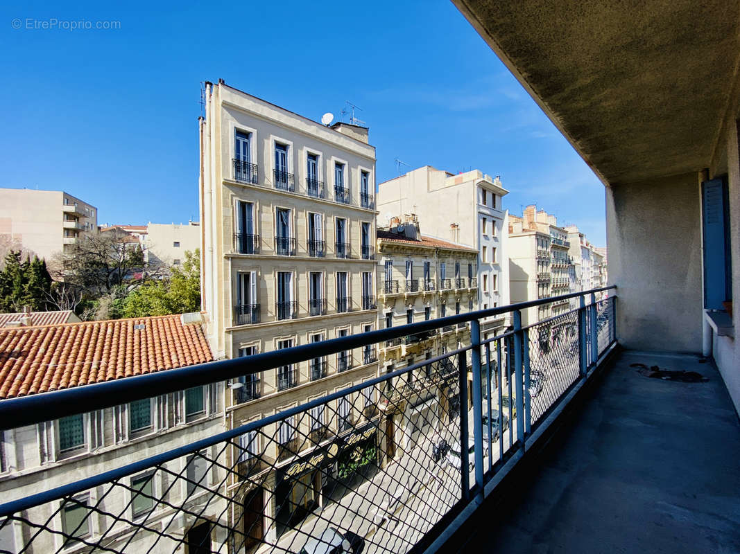 Appartement à MARSEILLE-4E