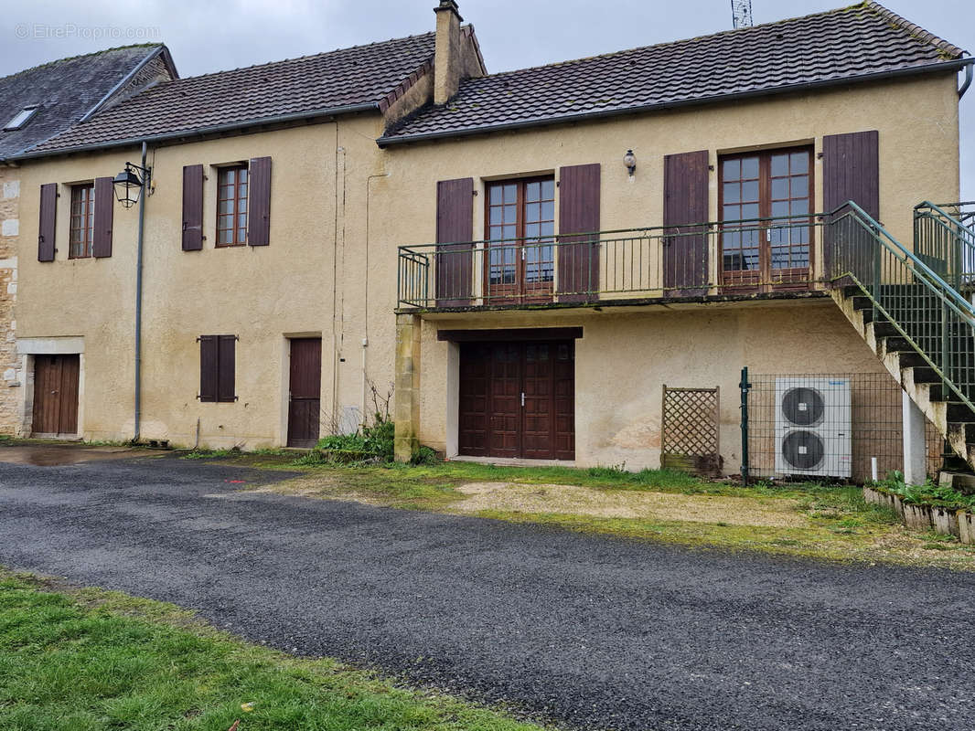 Maison à NADAILLAC