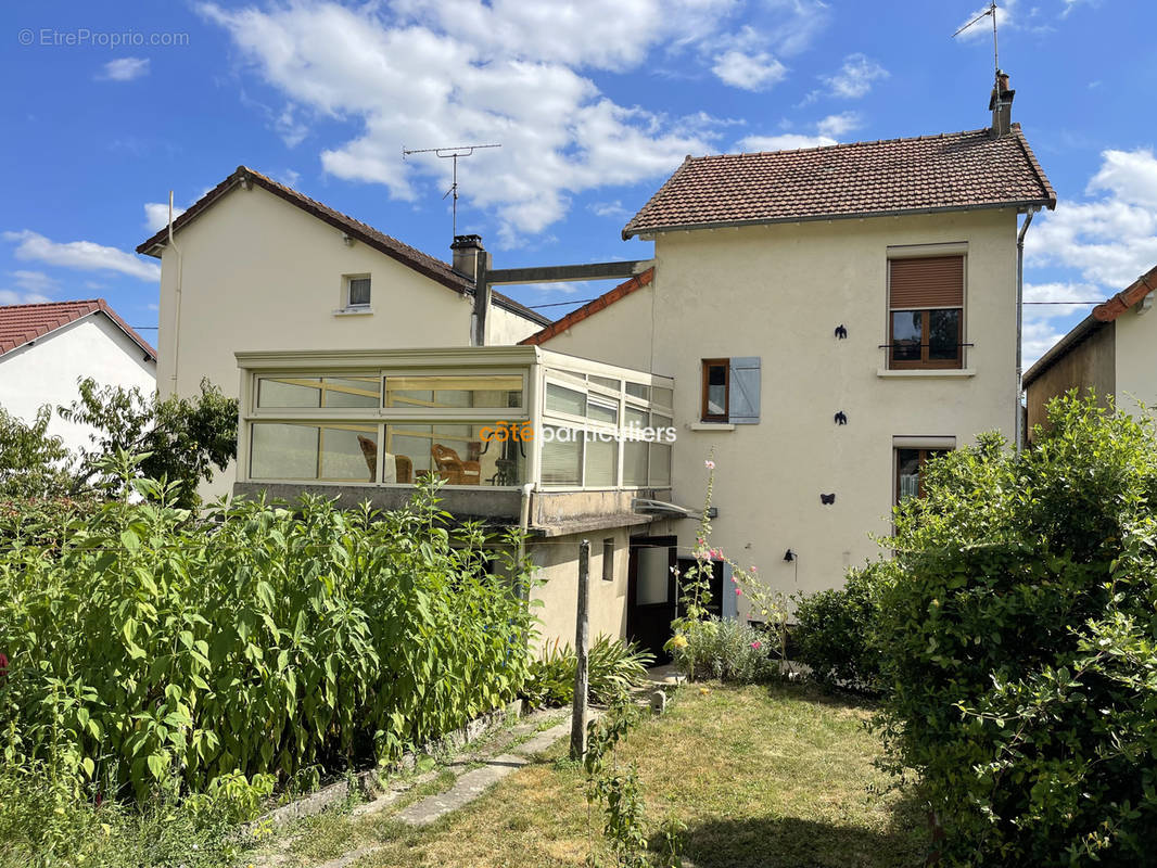 Maison à MONTLUCON