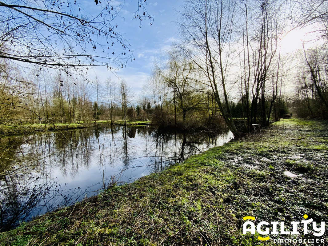 Terrain à SAINT-AMAND-LES-EAUX