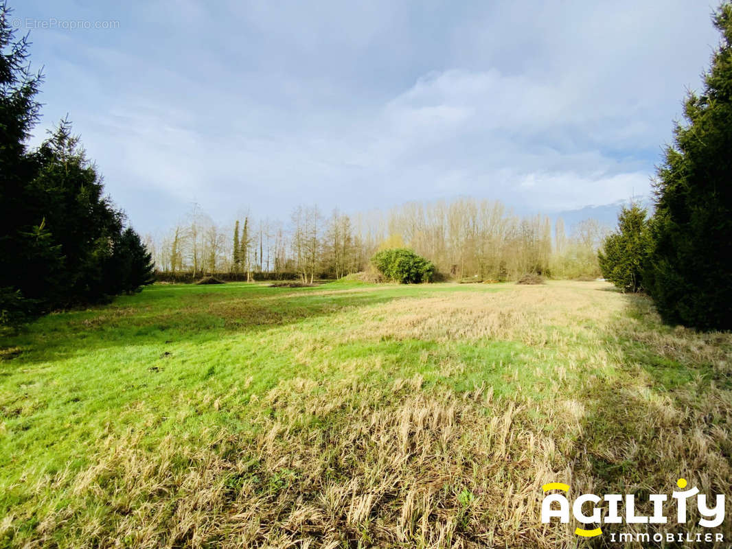 Terrain à SAINT-AMAND-LES-EAUX