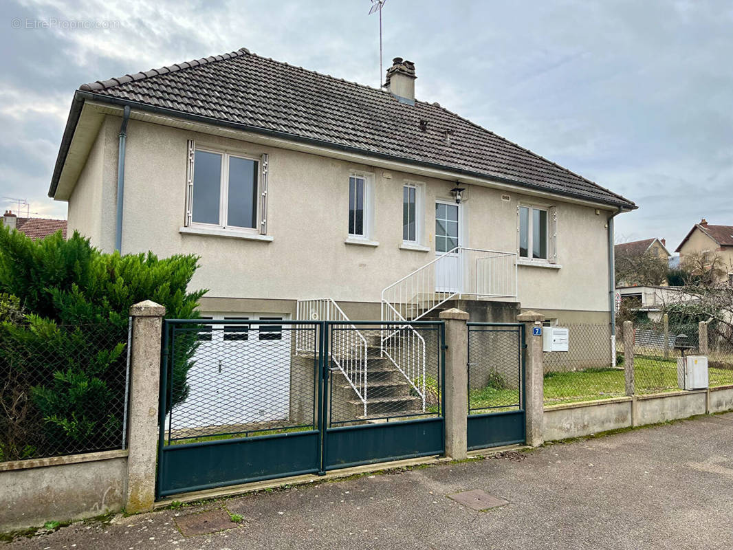 Maison à AUXERRE