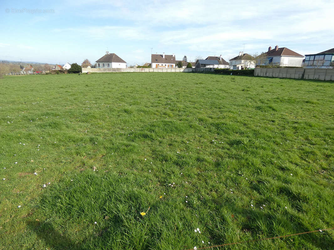 Terrain à SAINT-HILAIRE-DU-HARCOUET