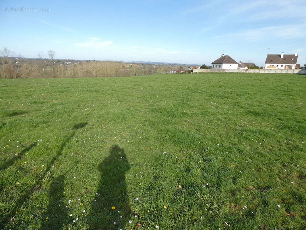 Terrain à SAINT-HILAIRE-DU-HARCOUET