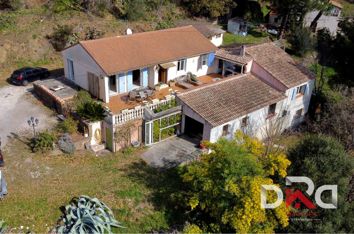 Maison à COLLOBRIERES