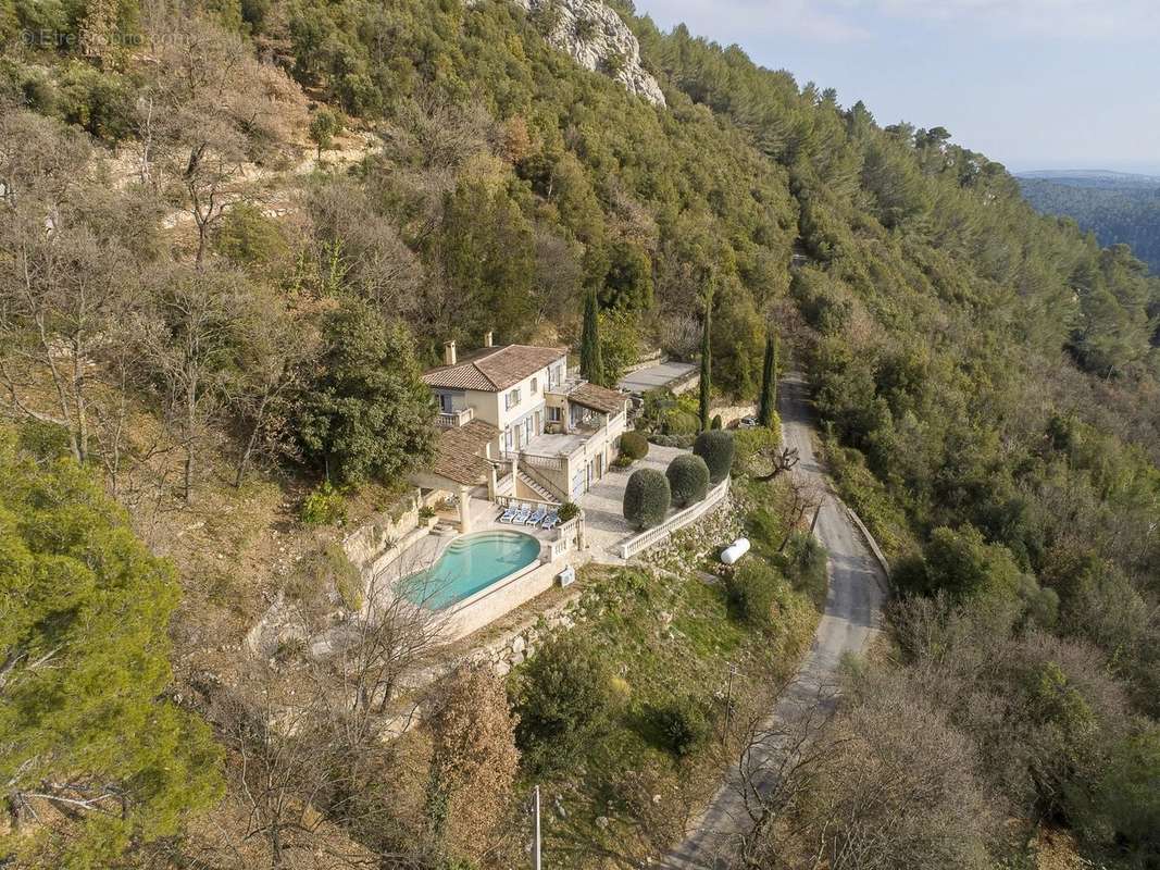 Maison à TOURRETTES-SUR-LOUP