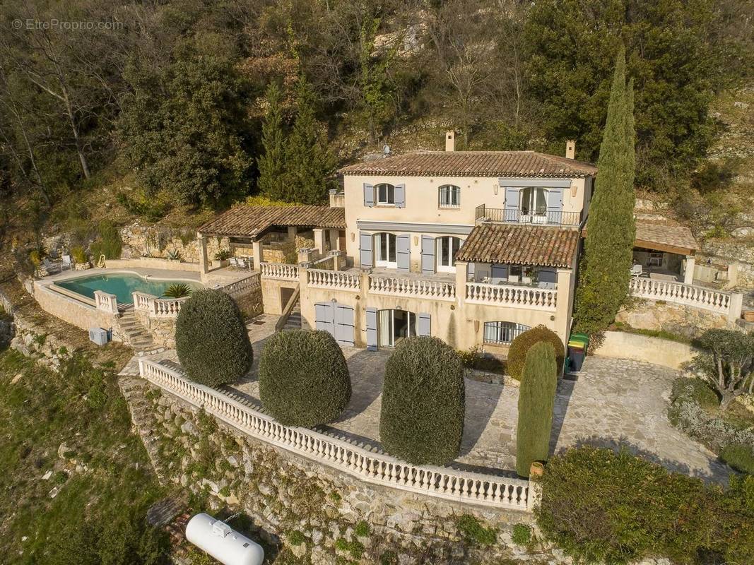 Maison à TOURRETTES-SUR-LOUP