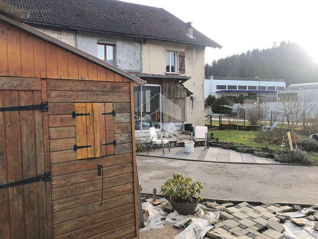 Appartement à ORCHAMPS-VENNES