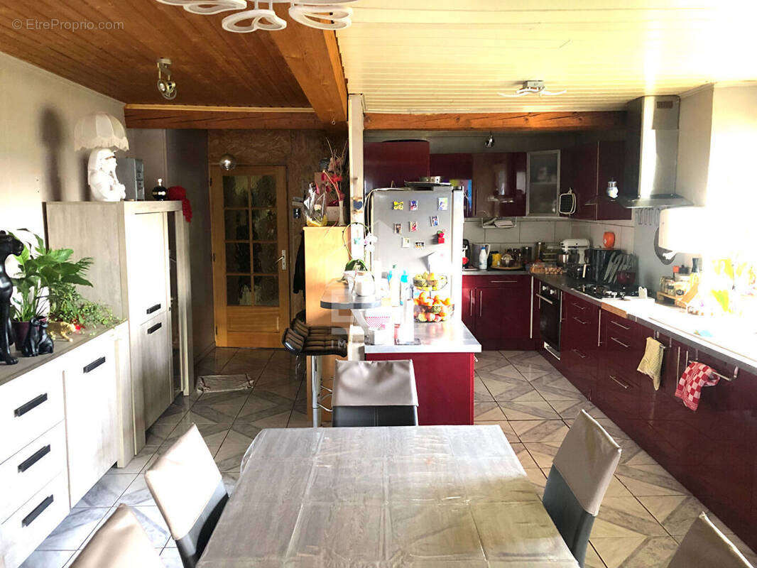 Appartement à ORCHAMPS-VENNES