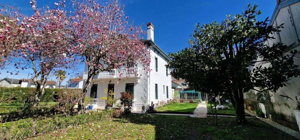 Maison à LOURDES