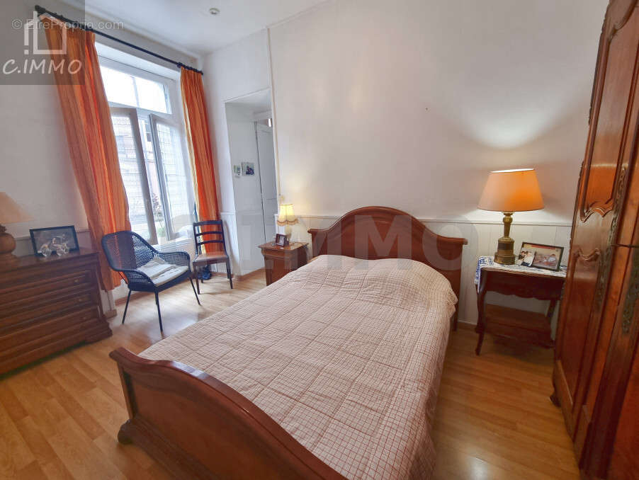 Appartement à LAMALOU-LES-BAINS