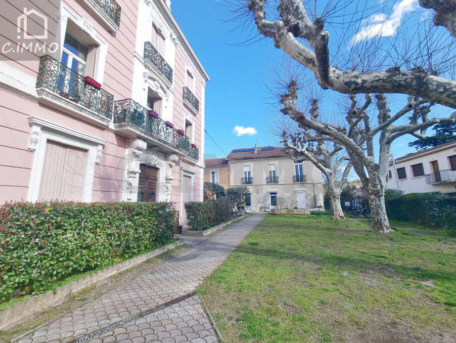 Appartement à LAMALOU-LES-BAINS