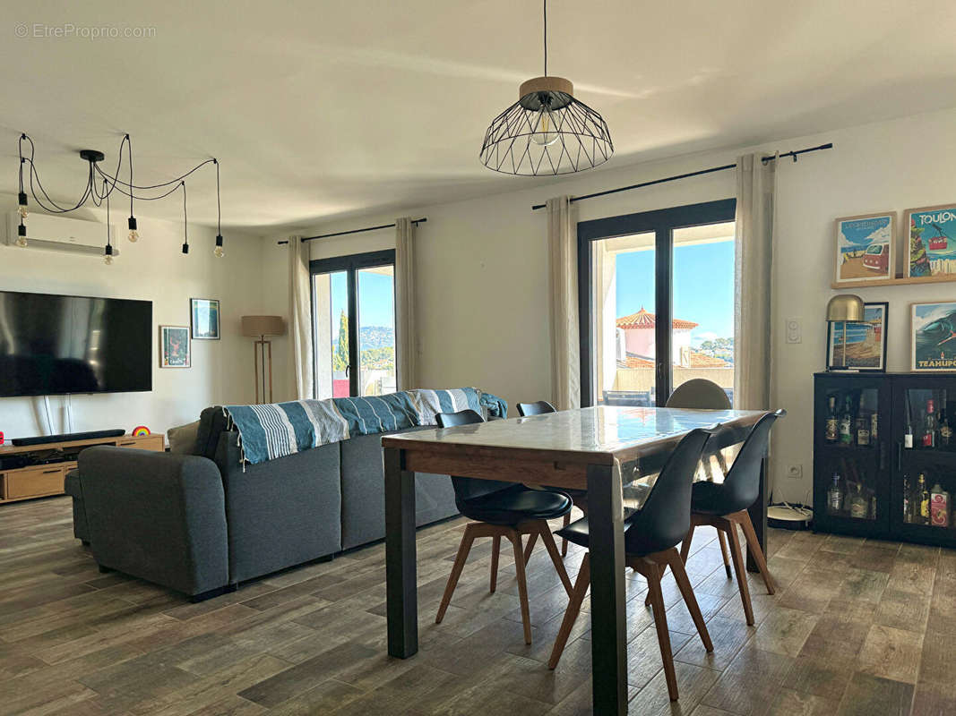 Appartement à SIX-FOURS-LES-PLAGES