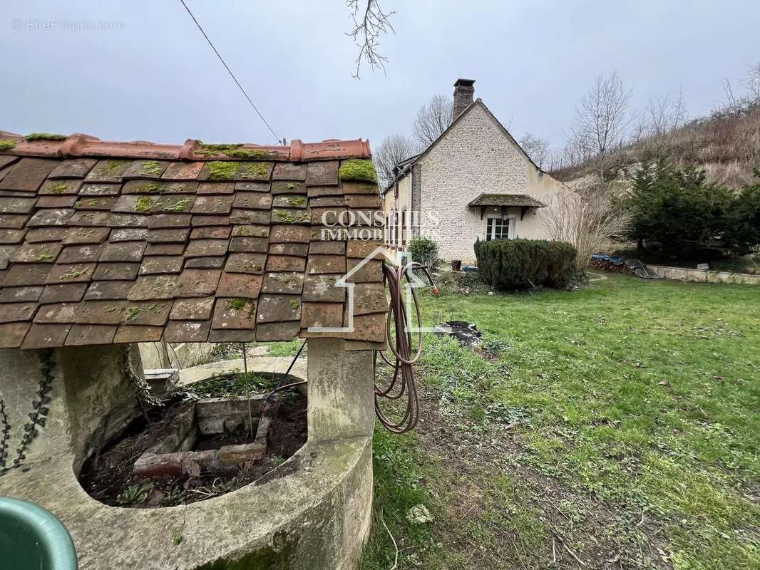 Maison à VILLENEUVE-SUR-YONNE