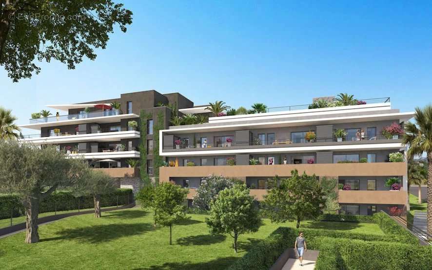 Appartement à VILLENEUVE-LOUBET