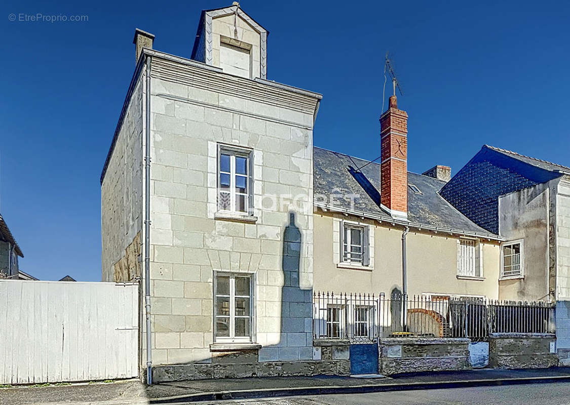 Maison à MONTREUIL-BELLAY