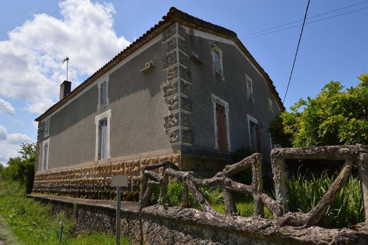 Maison à DURAS