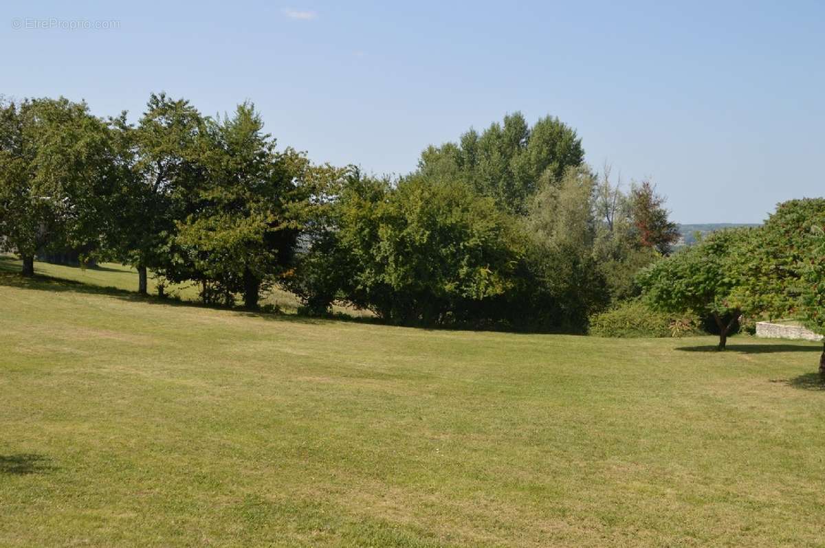 Terrain à DURAS