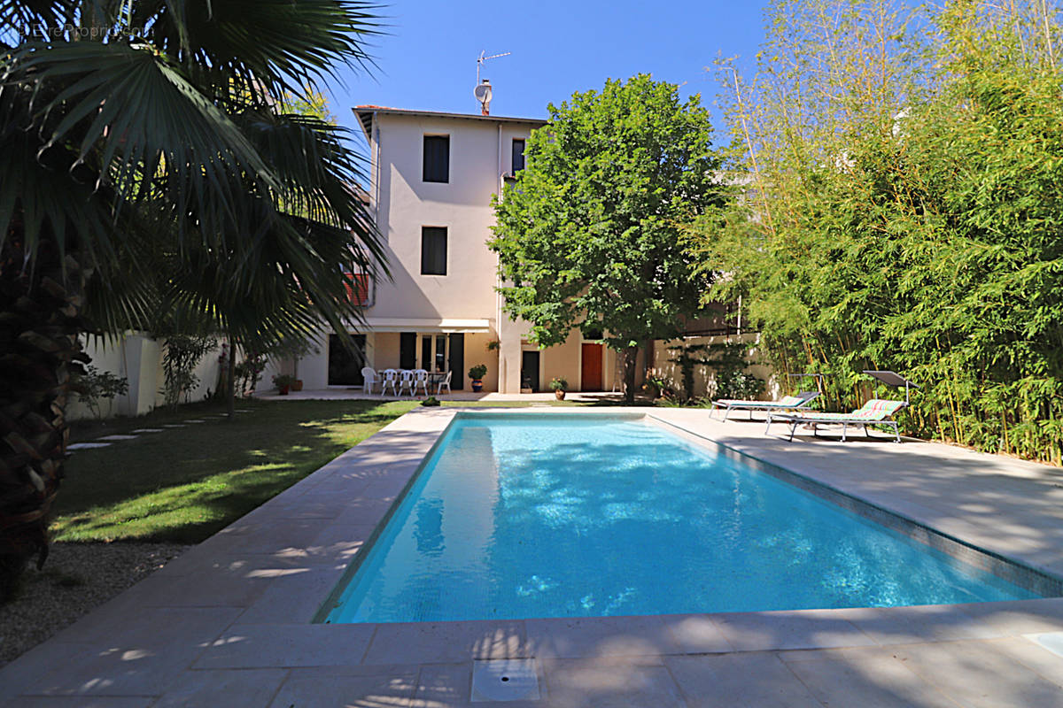 Maison à NIMES