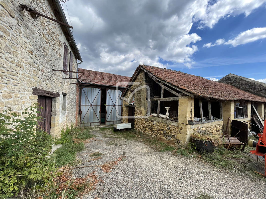 Maison à BEYNAC-ET-CAZENAC