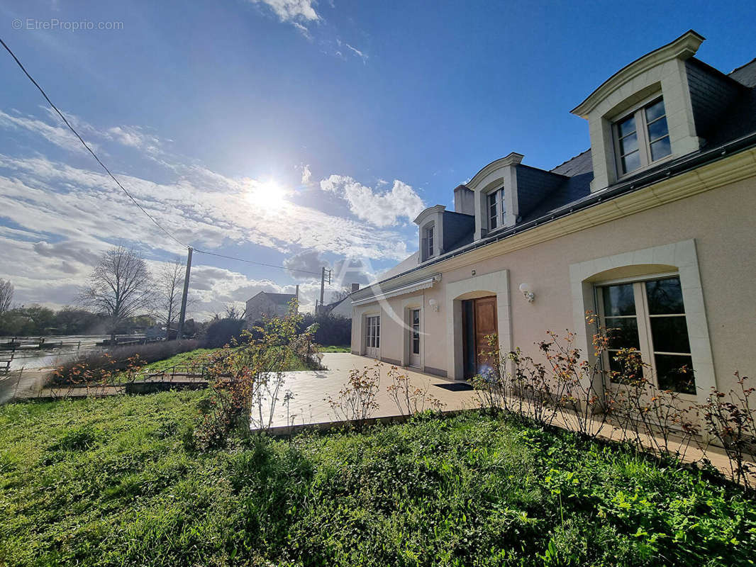 Maison à CHATEAUNEUF-SUR-SARTHE