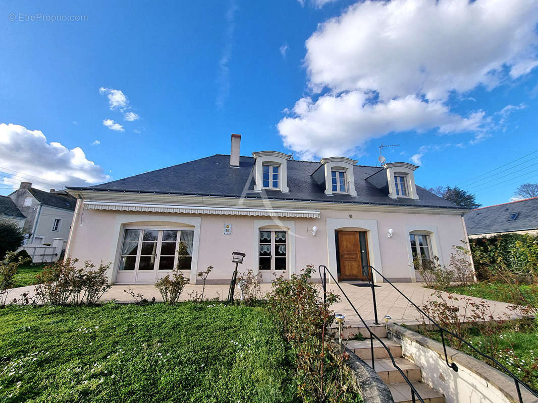 Maison à CHATEAUNEUF-SUR-SARTHE