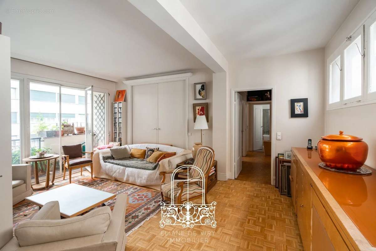 Appartement à PARIS-17E