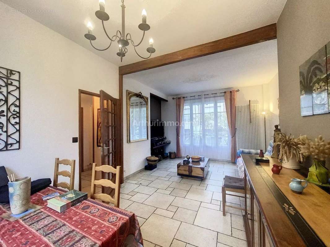 Appartement à SAINT-MAUR-DES-FOSSES