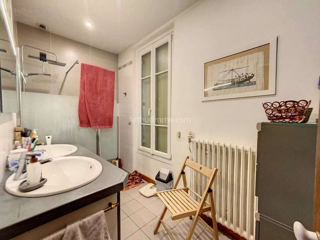 Appartement à SAINT-MAUR-DES-FOSSES