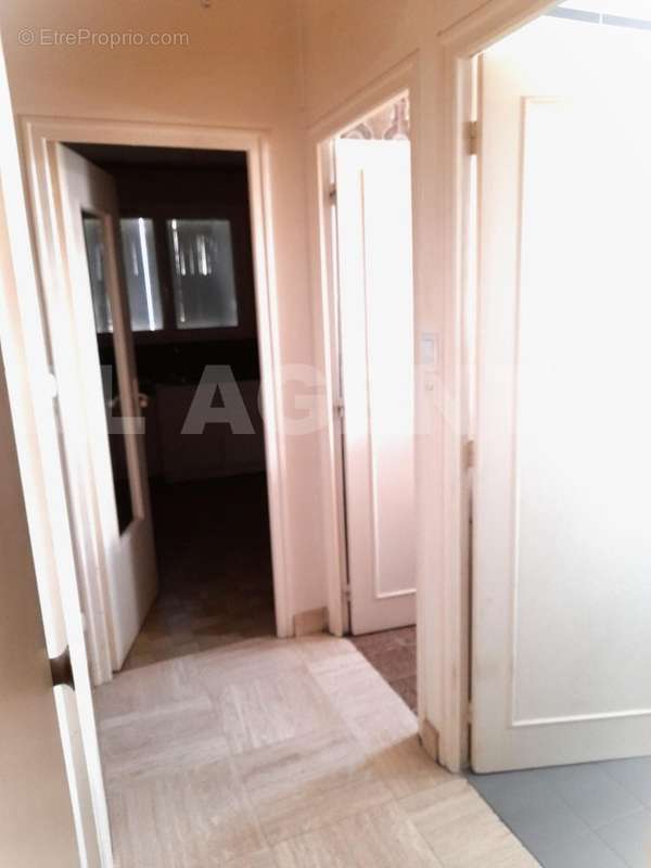 couloir F3 - Appartement à MEAUX