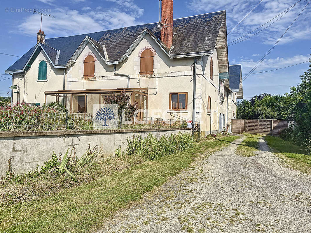 Maison à PARTHENAY