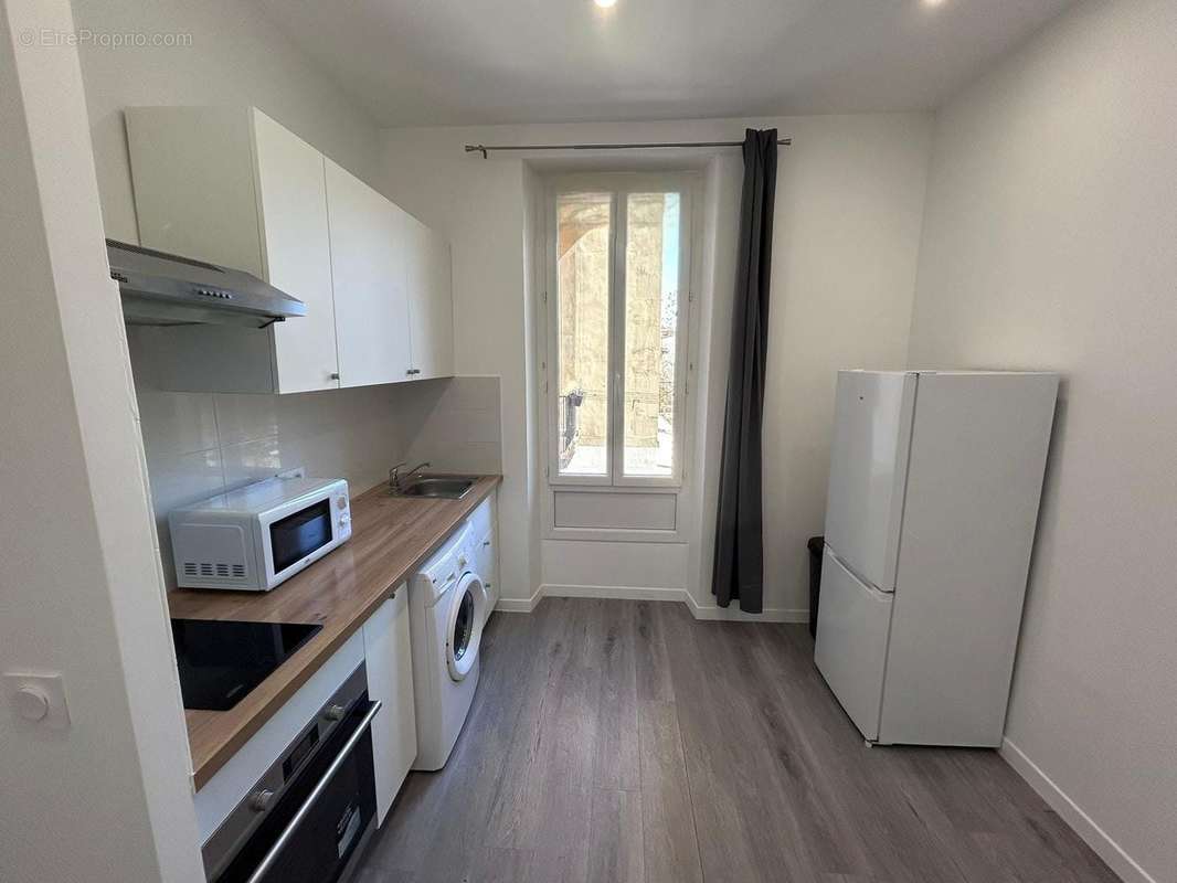 Appartement à MARSEILLE-5E