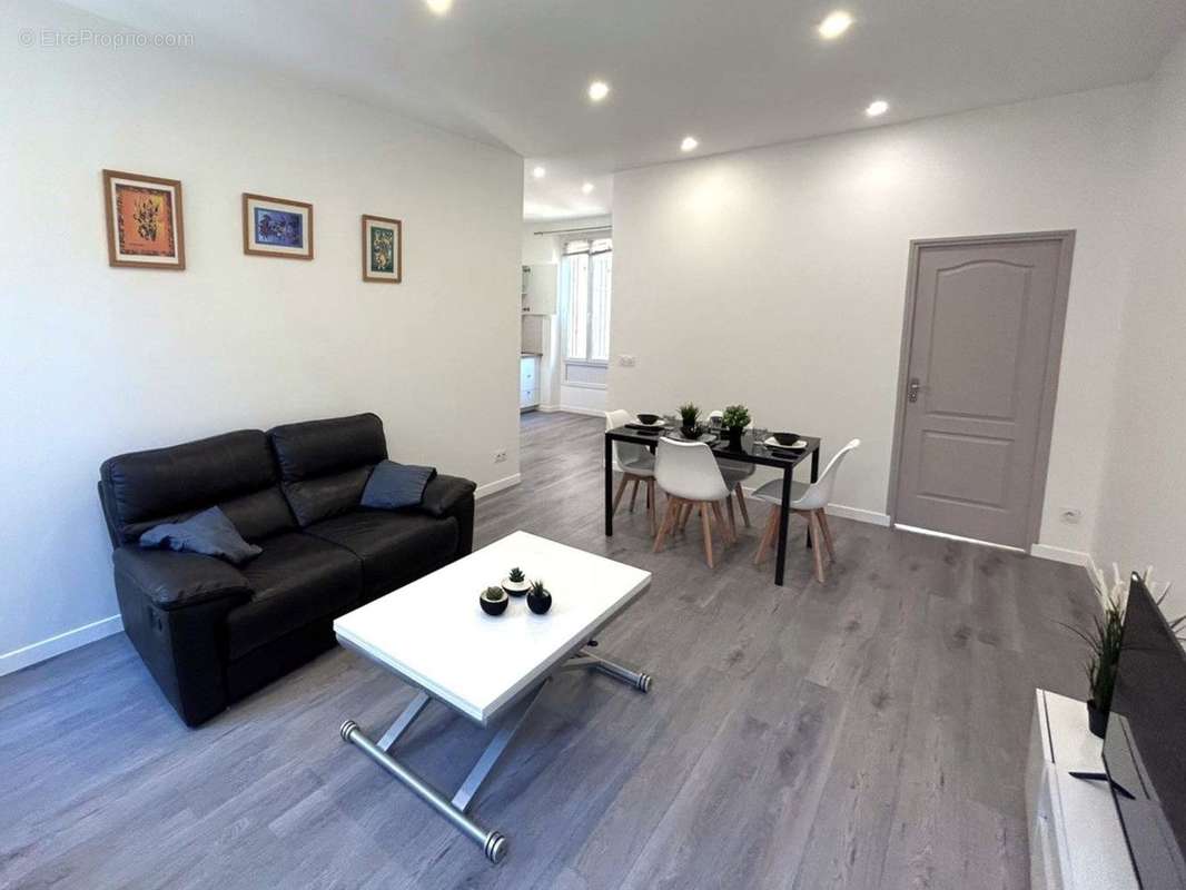 Appartement à MARSEILLE-5E