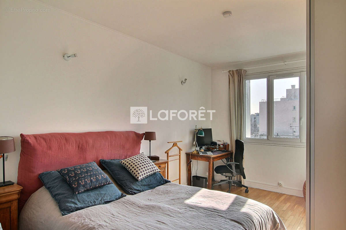 Appartement à COURBEVOIE