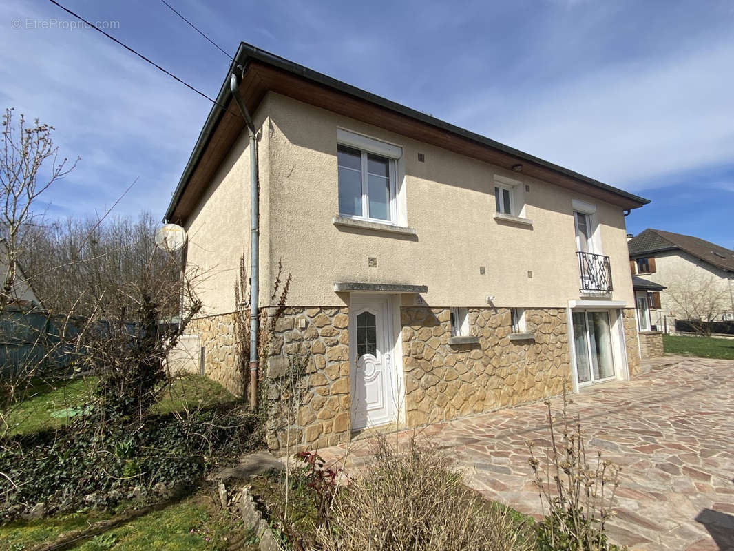 Maison à ARNAC-POMPADOUR